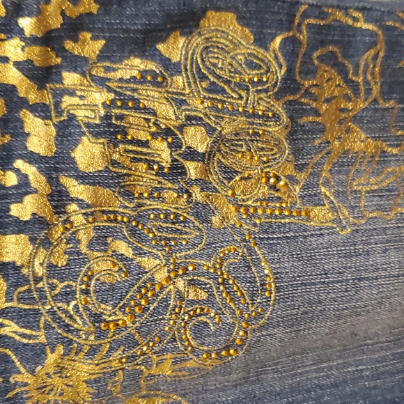 SZ. 11 SOUTH POLE GOLD EMBELLISHED & EMBROIDERED BERMUDA STYLED CUFFED DENI… - Picture 3 of 8